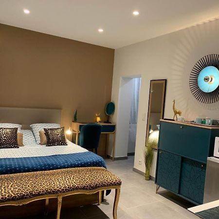 La Corsa Chambre Familiale Deluxe นาร์บอนน์ ภายนอก รูปภาพ